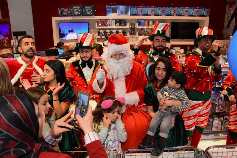 Biggest Christmas Reveal event at Toy Store-ABC Verdun